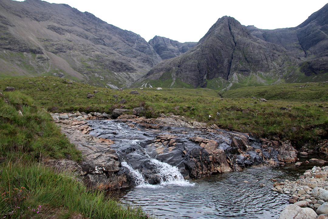 Fairy pools på Isle of Skye i Skottland