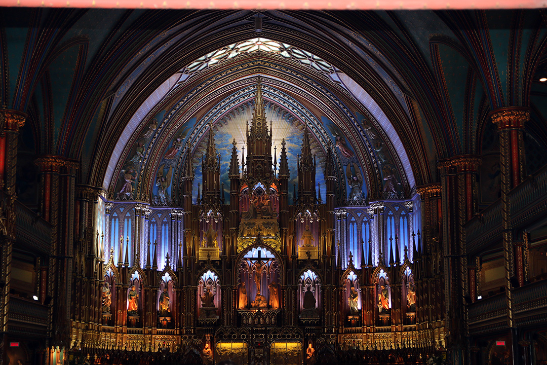 Notre-Dame i Montreal var en mäktig kyrka!
