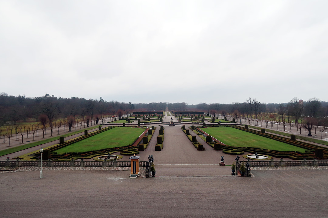 Den kungliga slottsparken vid Drottningholm
