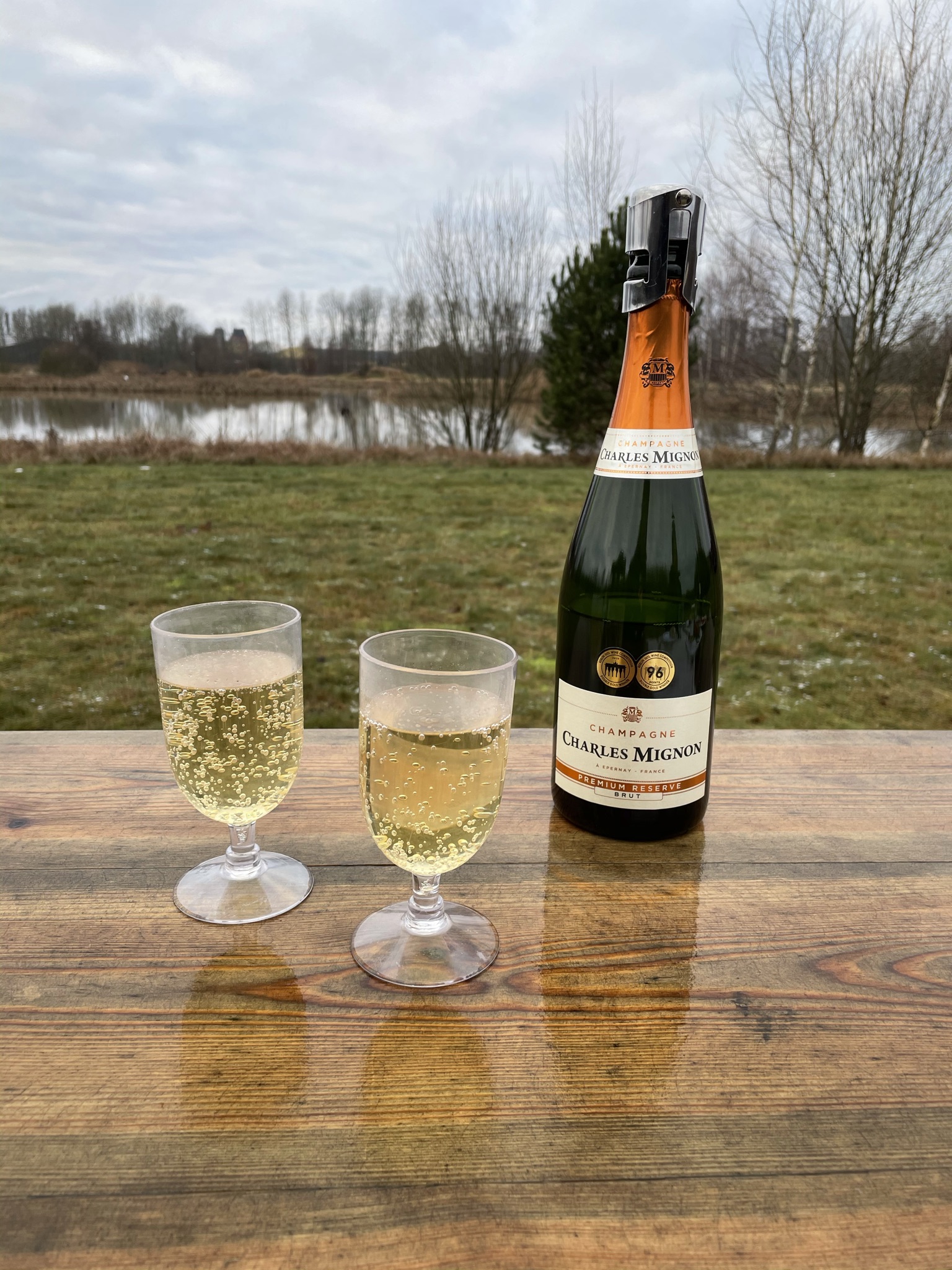 Champagne och ostron på nyårsafton